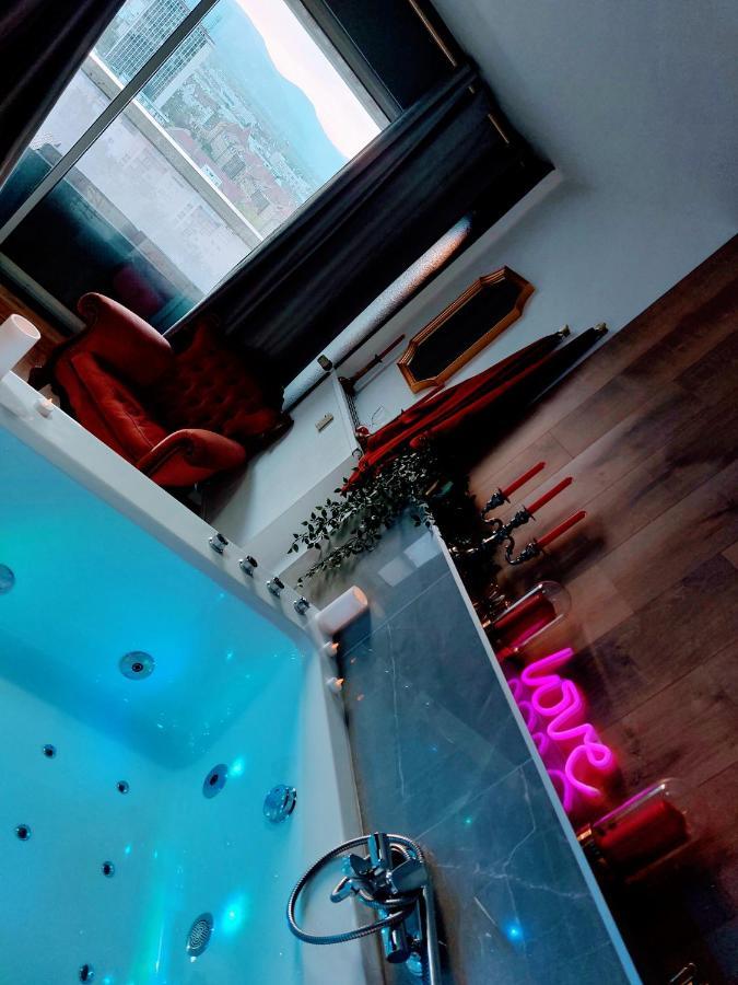 Superbe Appartement Colmar Avec Vue Et Jacuzzi Exteriör bild
